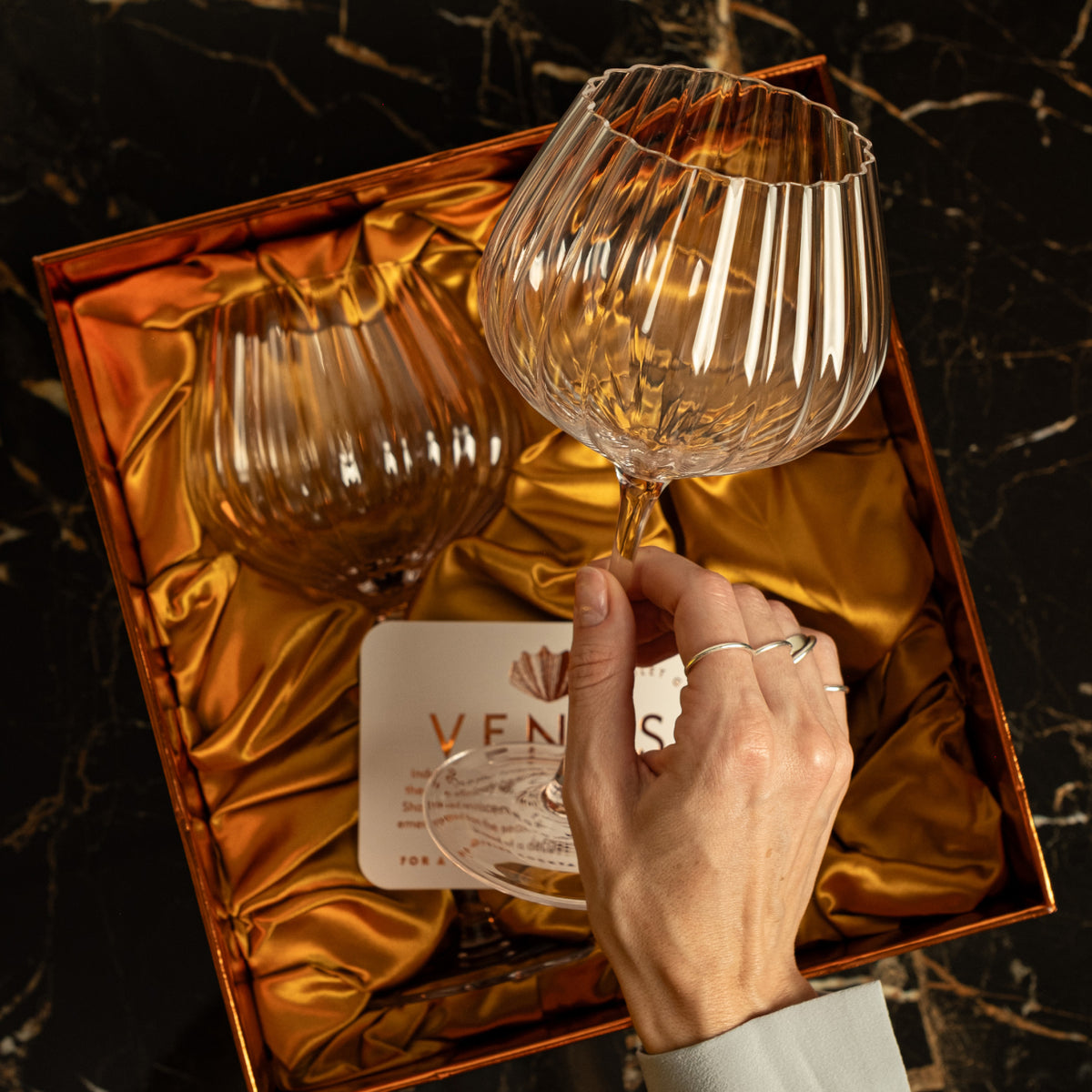Venus Seashell Balloon Goblet Cocktail Glasses